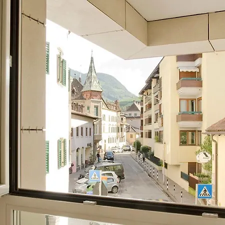 Cooper L Ca De Bezzi