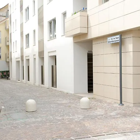 Cooper L Ca De Bezzi *